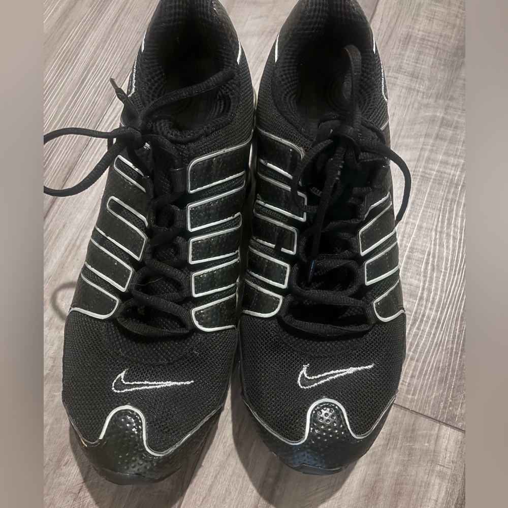 Nike Men's Black and White Athletic Shoes